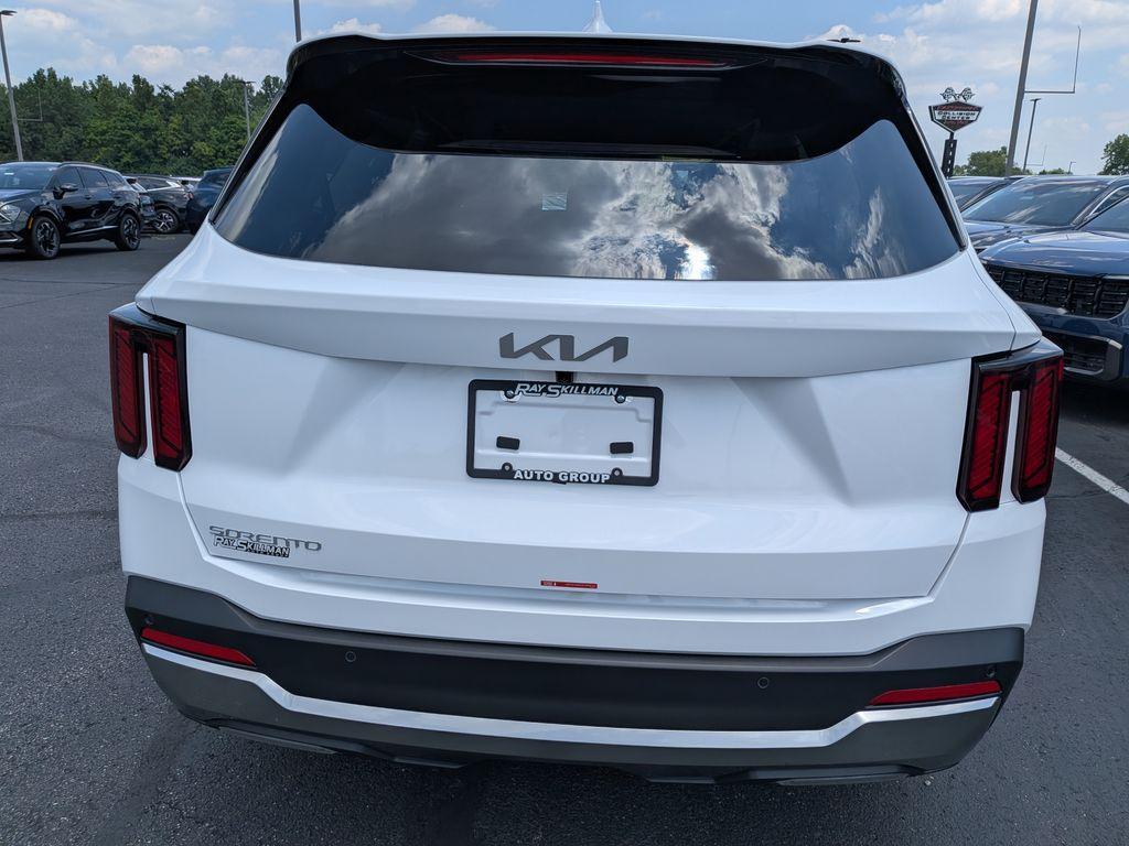 new 2025 Kia Sorento car, priced at $33,931