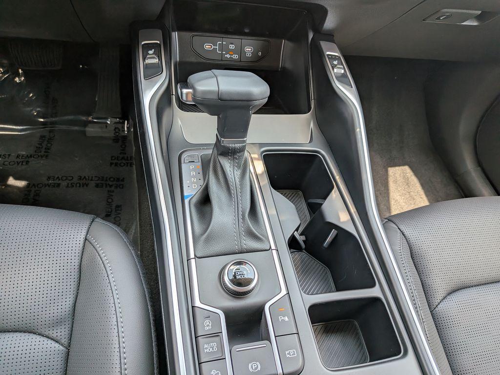 new 2025 Kia Sorento car, priced at $33,931