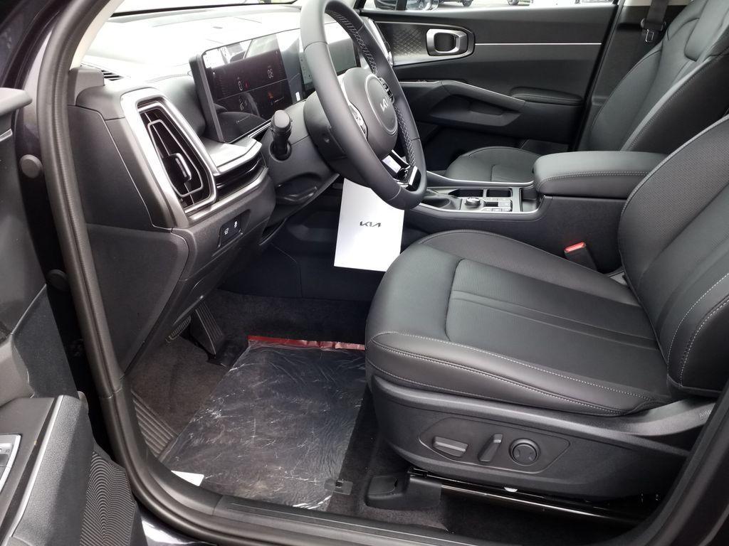 new 2025 Kia Sorento car, priced at $43,060