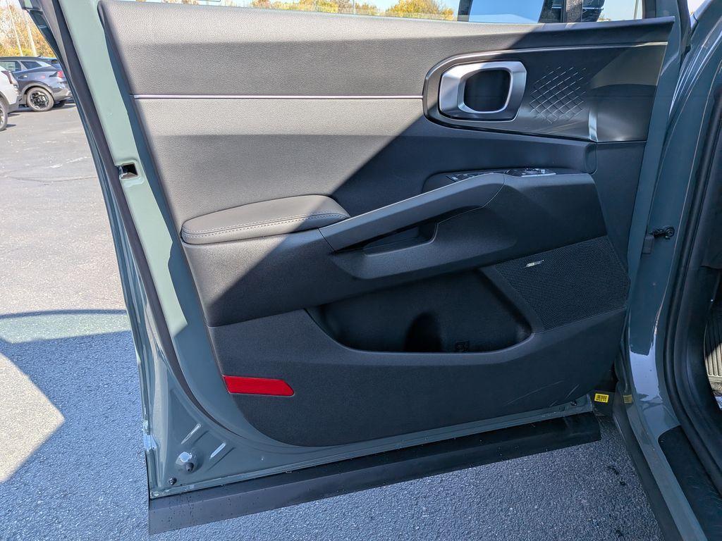 new 2026 Kia Sorento Hybrid car, priced at $42,405