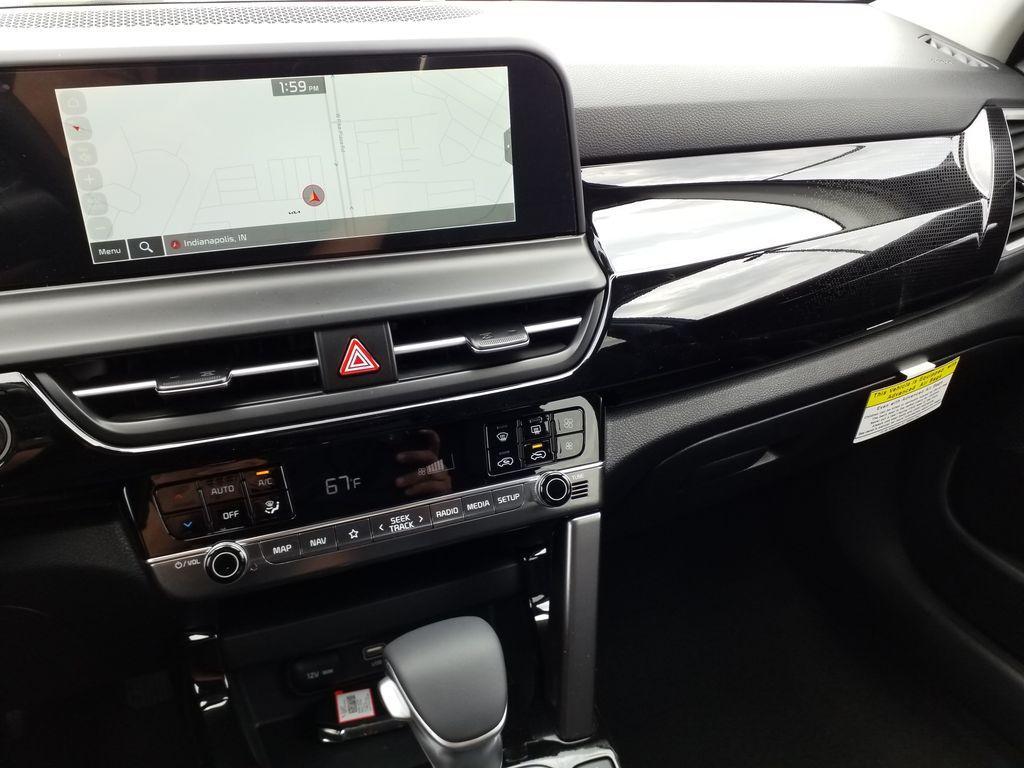 new 2025 Kia Seltos car, priced at $28,670