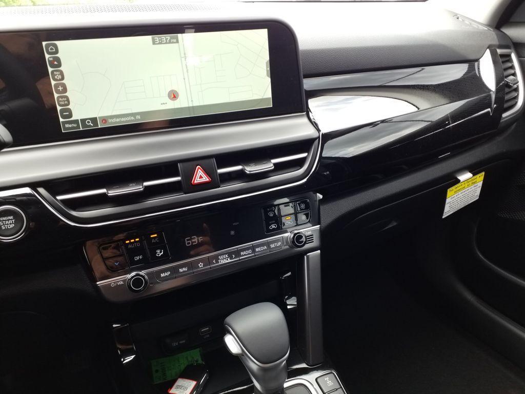 new 2025 Kia Seltos car, priced at $28,670