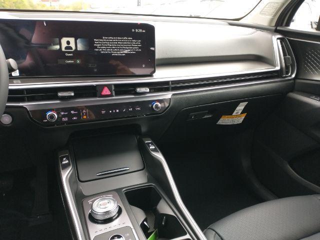 new 2025 Kia Sorento Hybrid car, priced at $42,585