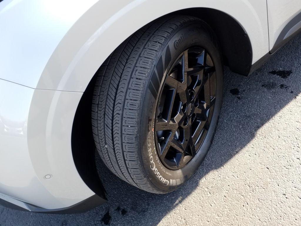 new 2025 Kia Carnival car, priced at $55,395