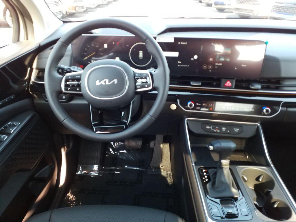 new 2025 Kia Carnival car, priced at $55,395