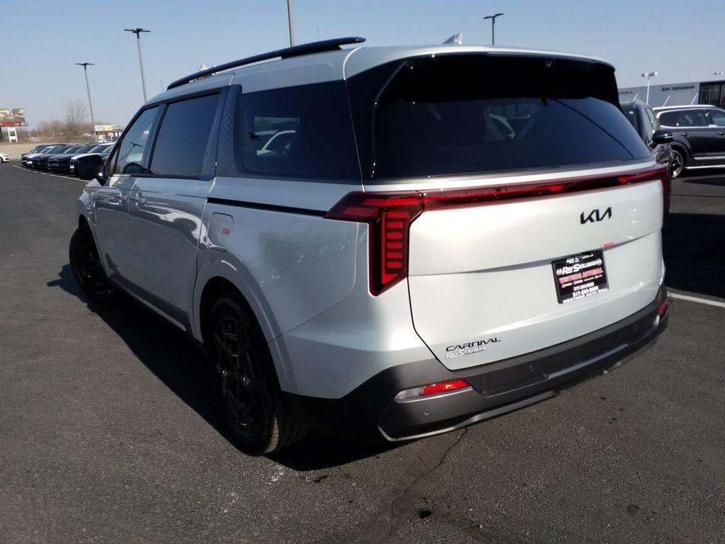 new 2025 Kia Carnival car, priced at $55,395