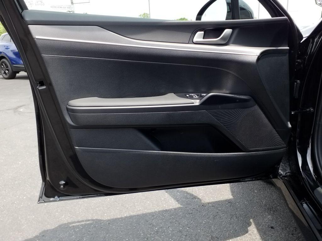 new 2025 Kia K5 car, priced at $28,550