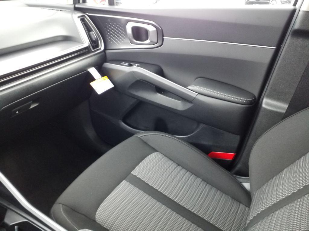 new 2025 Kia Sorento car, priced at $35,005