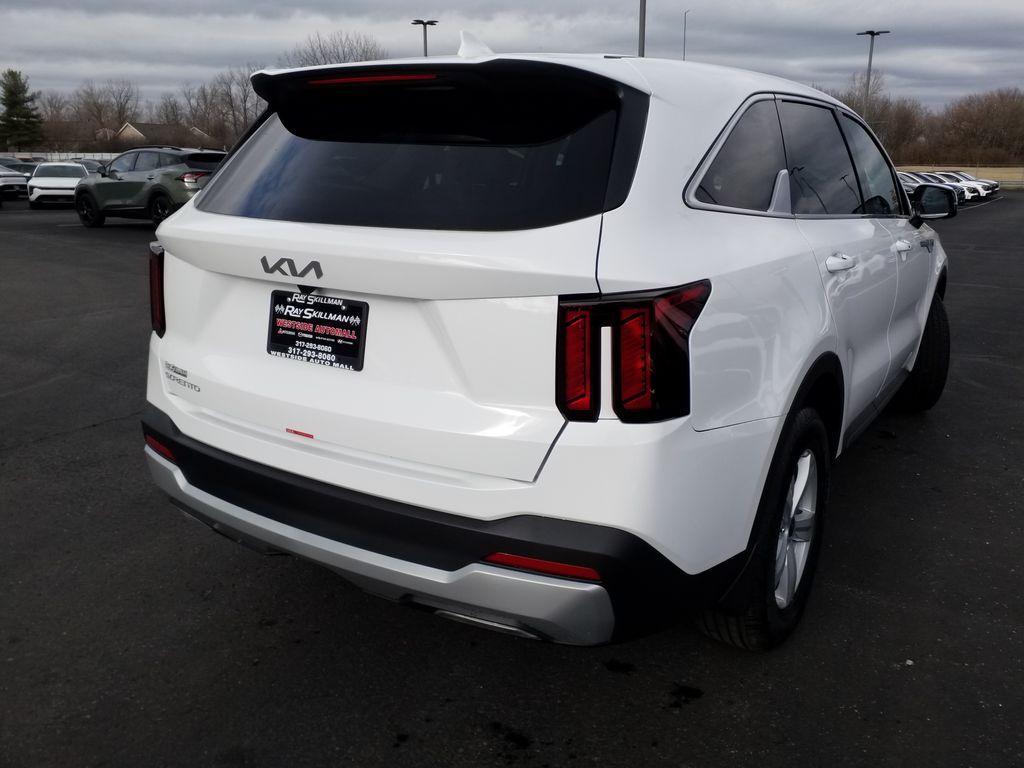 new 2025 Kia Sorento car, priced at $35,005
