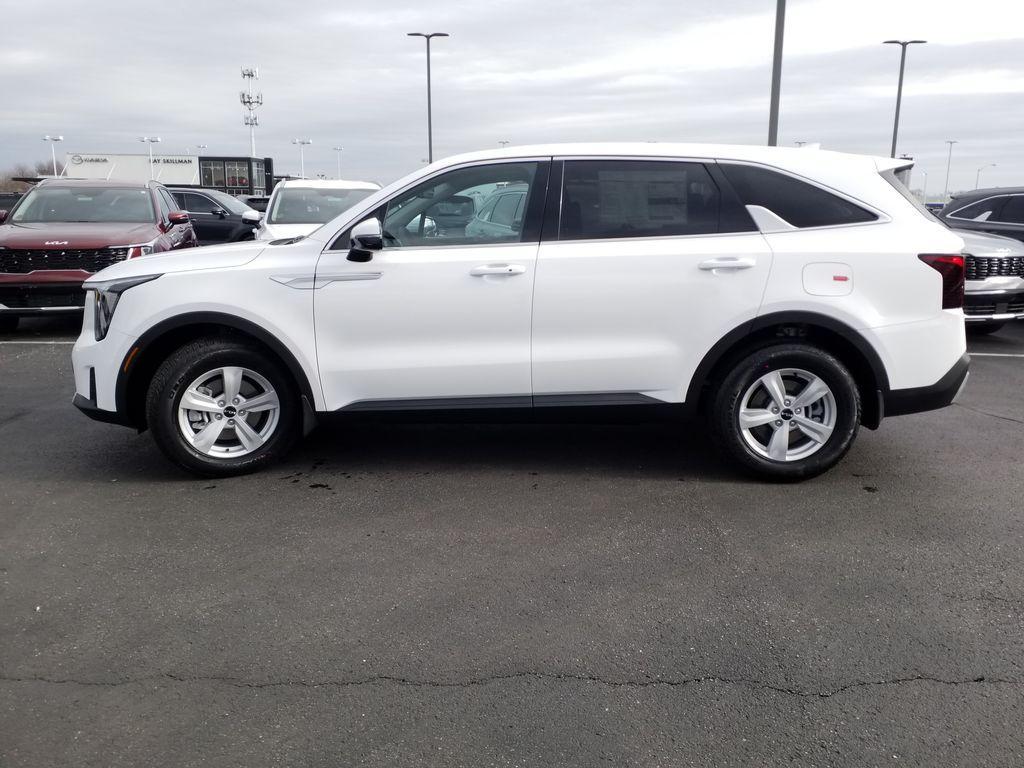 new 2025 Kia Sorento car, priced at $35,005