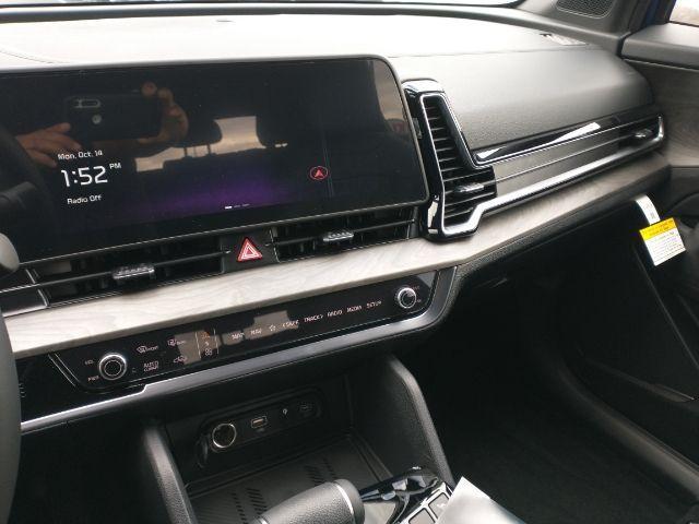 new 2025 Kia Sportage car, priced at $35,140
