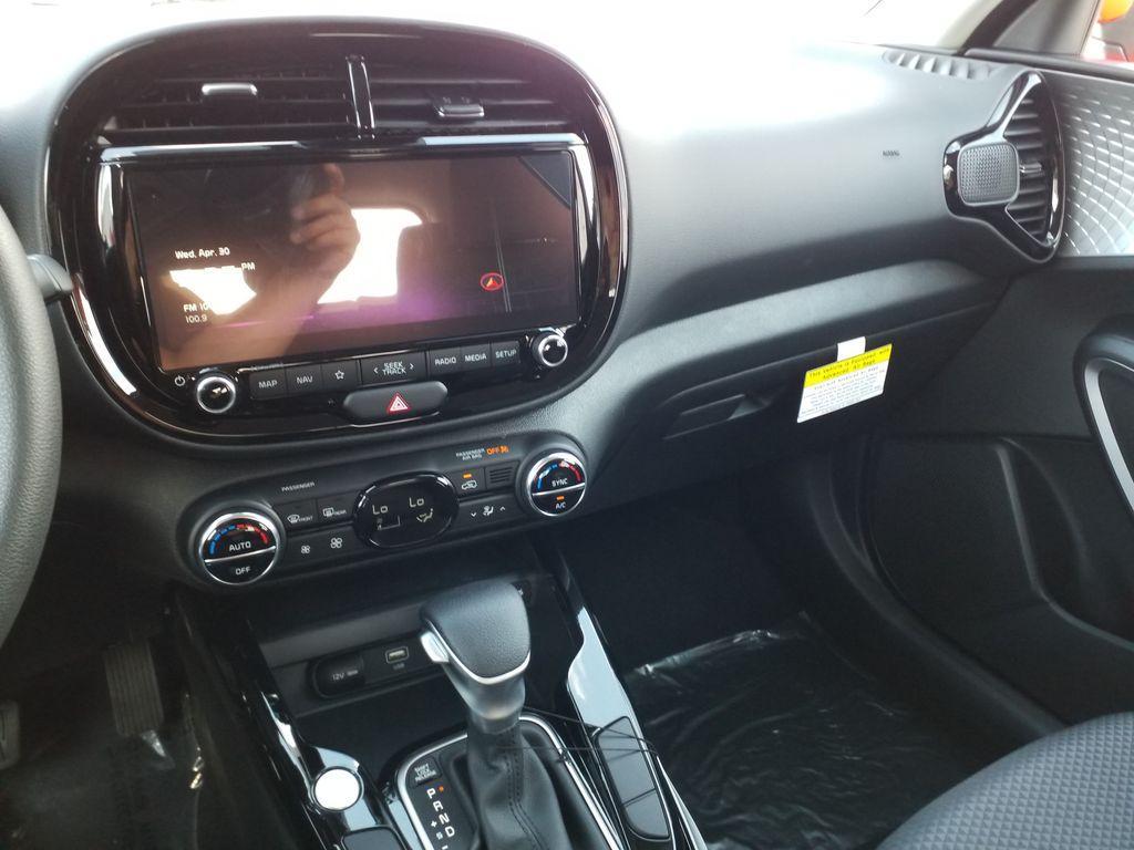 new 2025 Kia Soul car, priced at $24,085