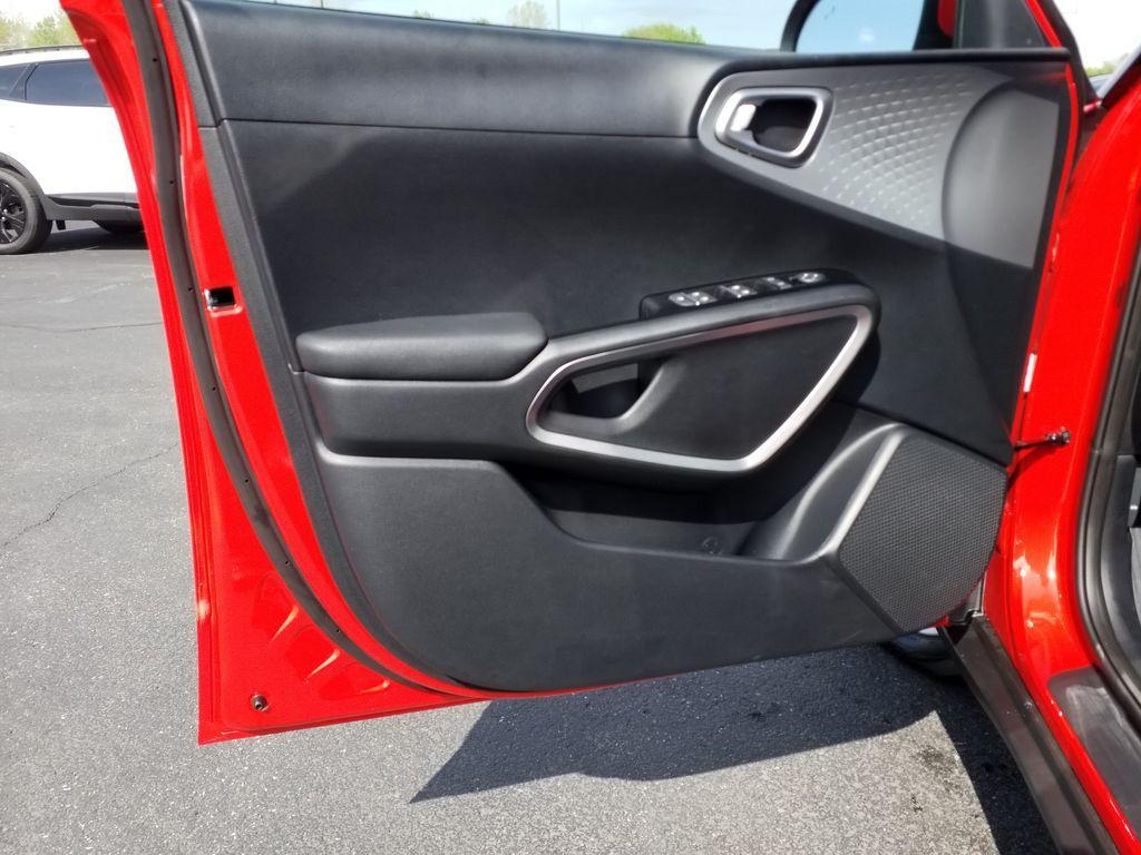 new 2025 Kia Soul car, priced at $24,085