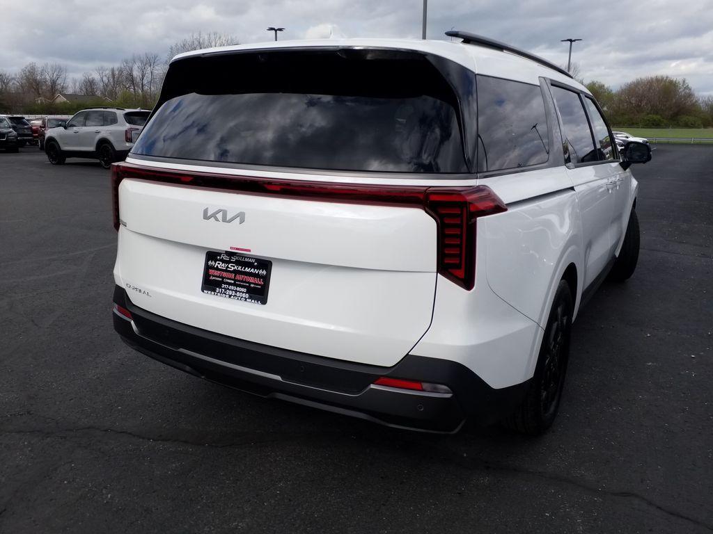 new 2025 Kia Carnival car, priced at $55,255
