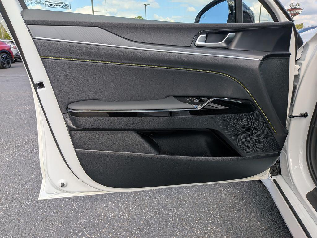 new 2026 Kia K5 car, priced at $34,080