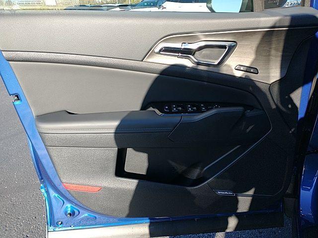 new 2025 Kia Sportage car, priced at $39,465