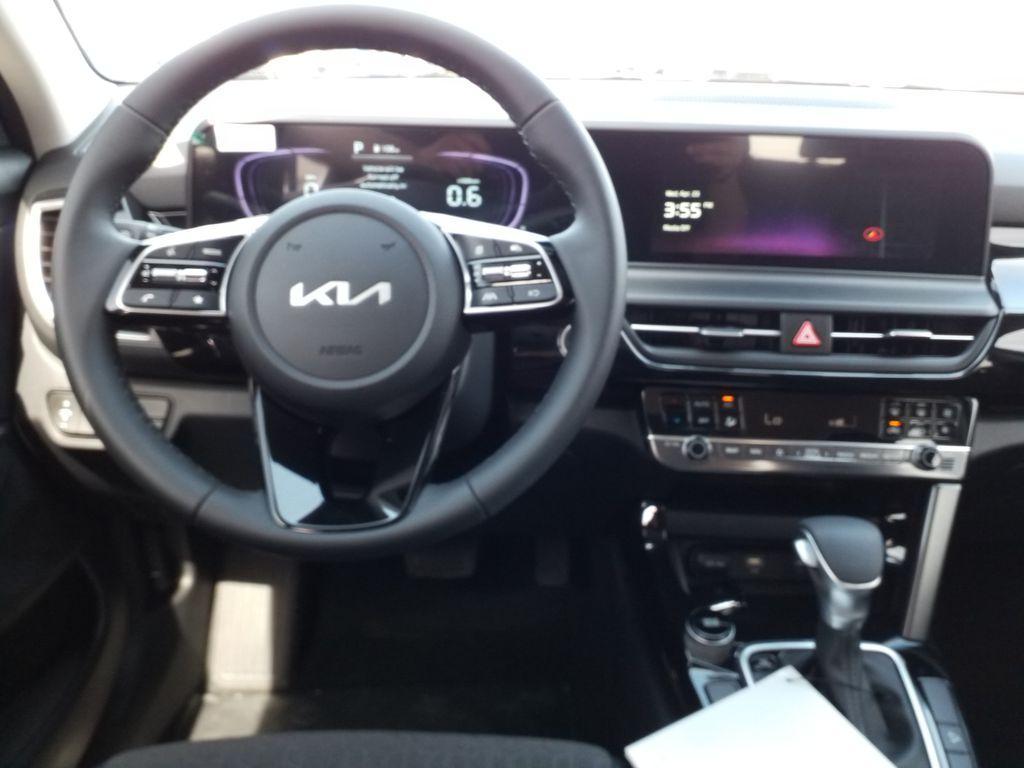 new 2025 Kia Seltos car, priced at $28,070