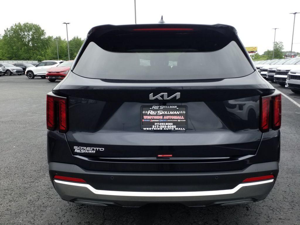 new 2025 Kia Sorento car, priced at $37,830