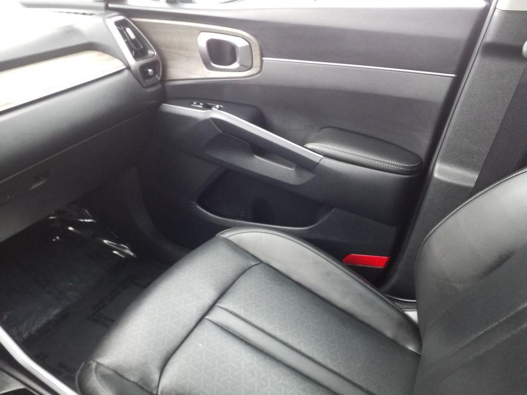 used 2023 Kia Sorento car, priced at $35,990