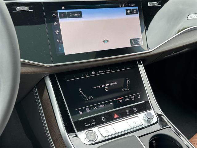 new 2025 Audi Q7 car, priced at $77,525