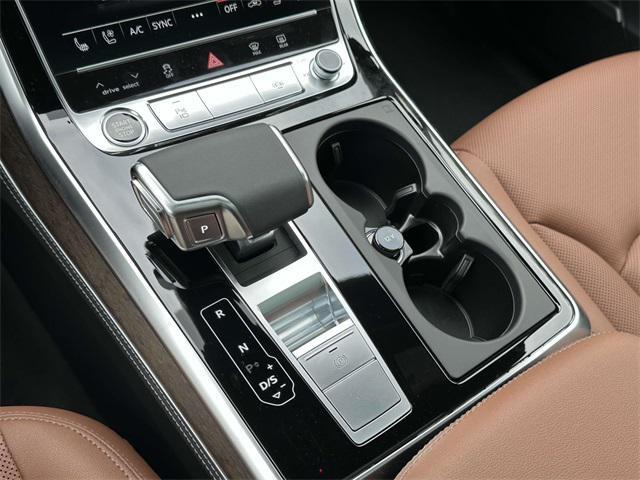 new 2025 Audi Q7 car, priced at $77,525