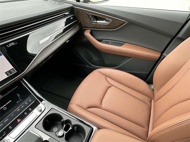 new 2025 Audi Q7 car, priced at $77,525