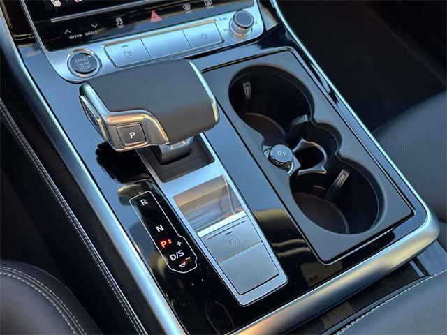 new 2025 Audi Q7 car, priced at $77,580