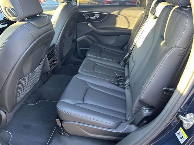new 2025 Audi Q7 car, priced at $77,580