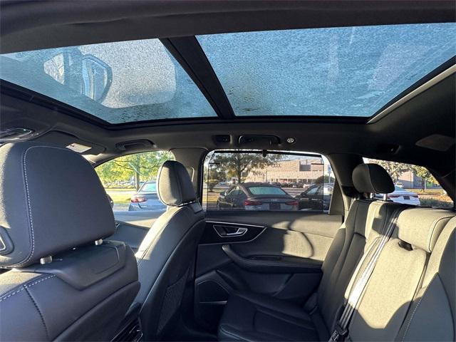 new 2025 Audi Q7 car, priced at $77,580
