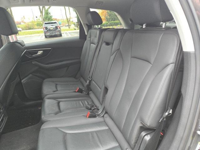 used 2023 Audi Q7 car, priced at $37,900