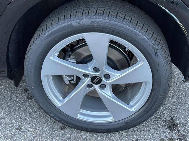 new 2025 Audi Q5 car, priced at $59,900