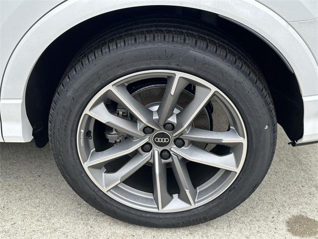 new 2025 Audi Q3 car, priced at $44,000