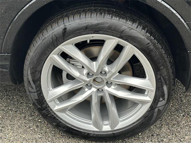 new 2025 Audi Q7 car, priced at $76,350