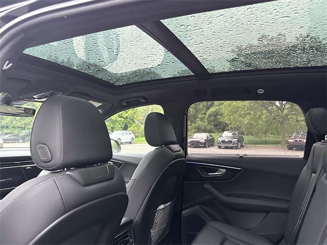 new 2025 Audi Q7 car, priced at $76,350