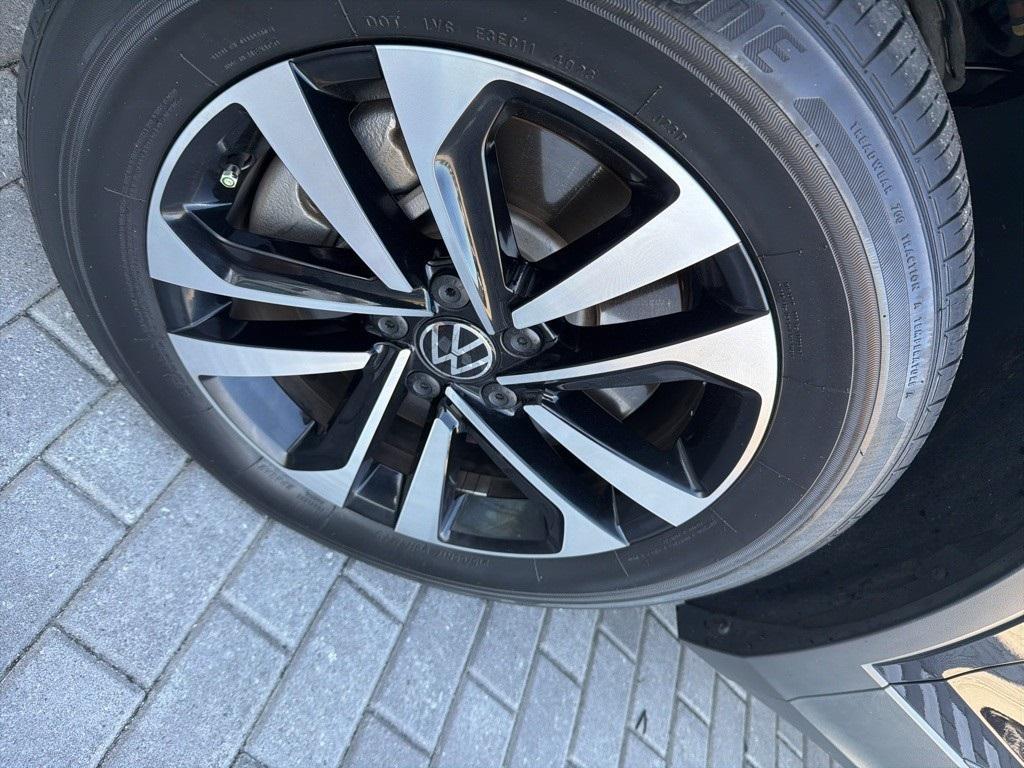 used 2024 Volkswagen Tiguan car