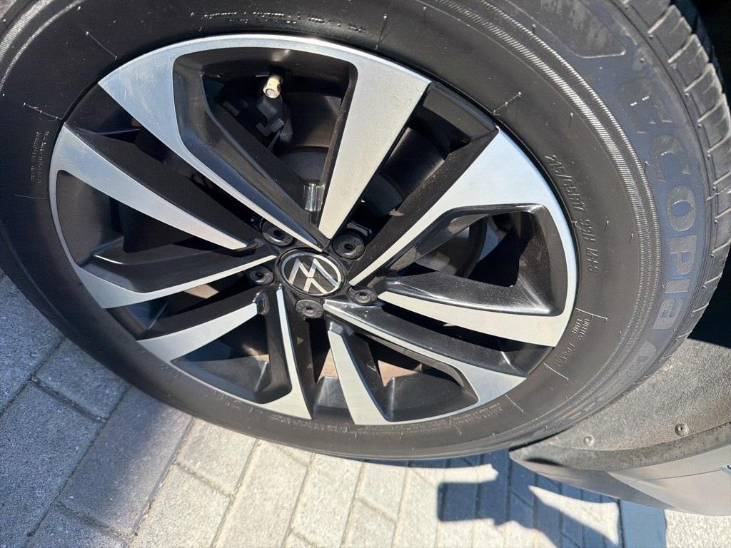 used 2024 Volkswagen Tiguan car