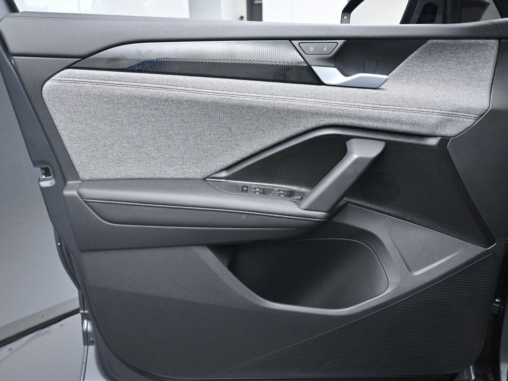 new 2025 Volkswagen Tiguan car, priced at $30,761