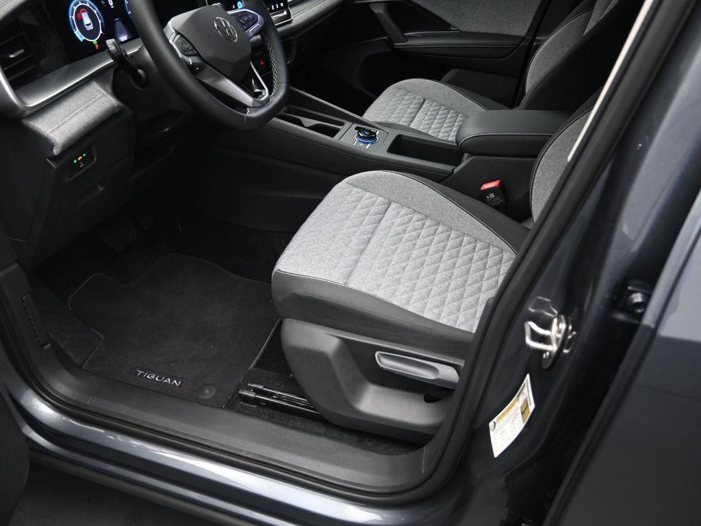 new 2025 Volkswagen Tiguan car, priced at $30,761
