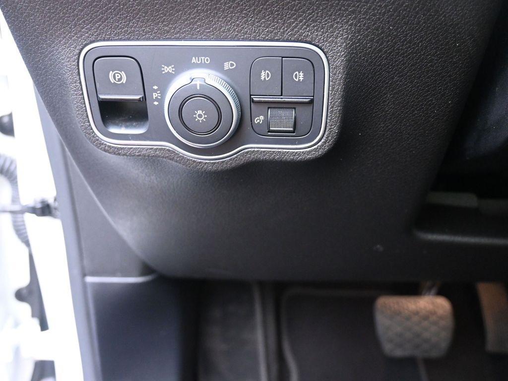 used 2020 Mercedes-Benz GLB 250 car, priced at $21,300