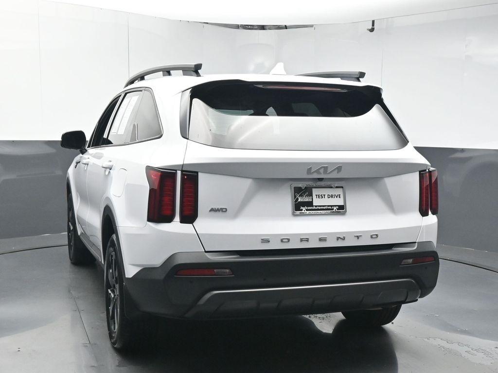 used 2022 Kia Sorento car, priced at $25,021
