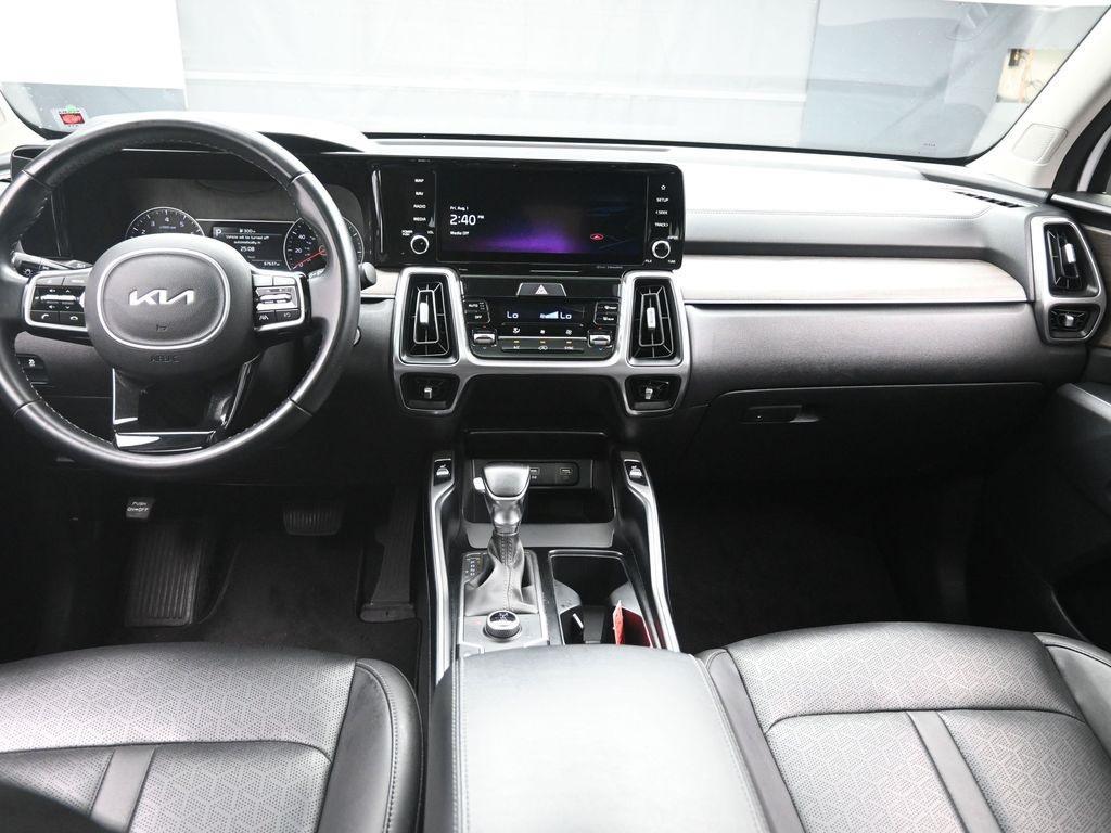used 2022 Kia Sorento car, priced at $25,021