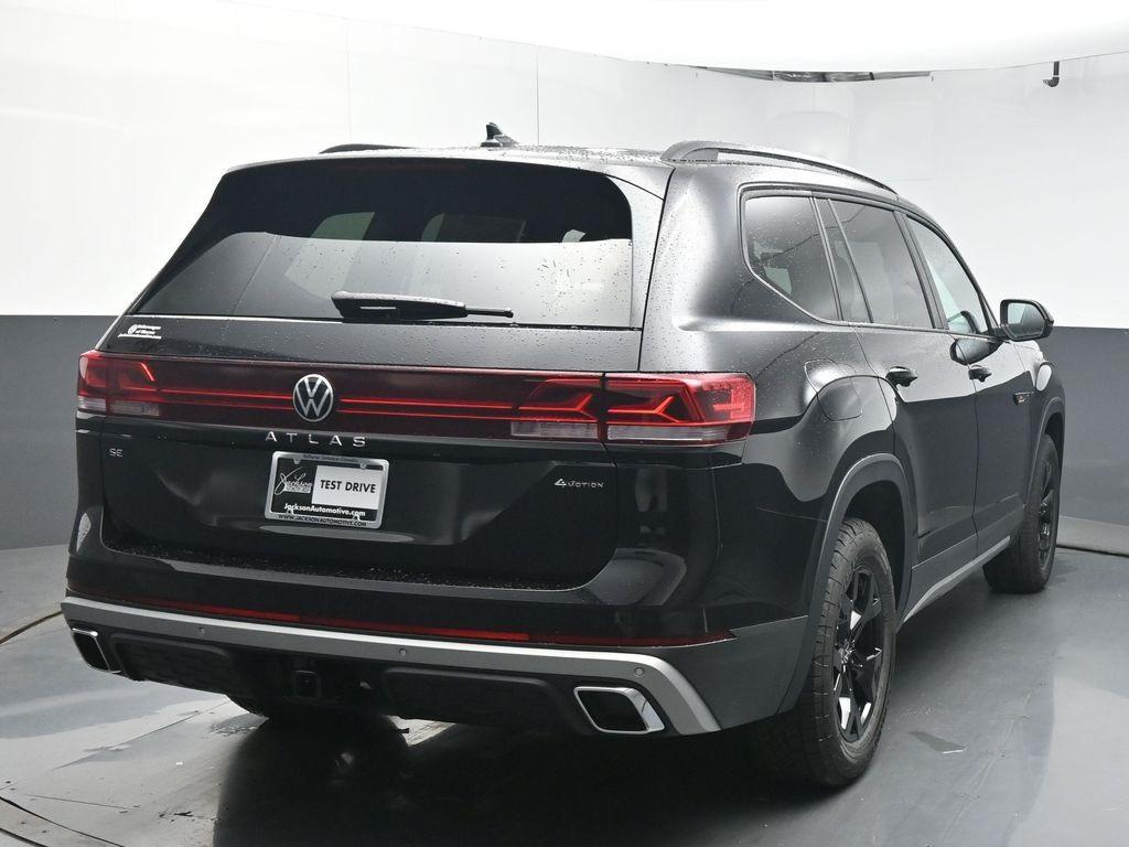 new 2025 Volkswagen Atlas car, priced at $45,101