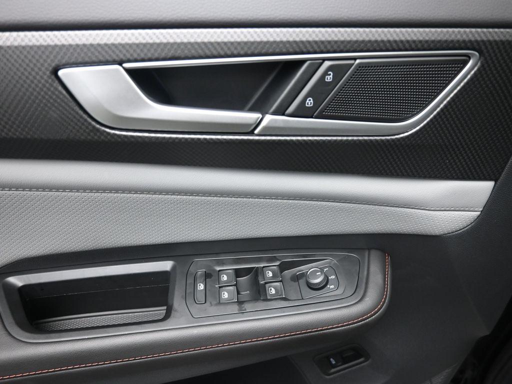 new 2025 Volkswagen Atlas car, priced at $45,101