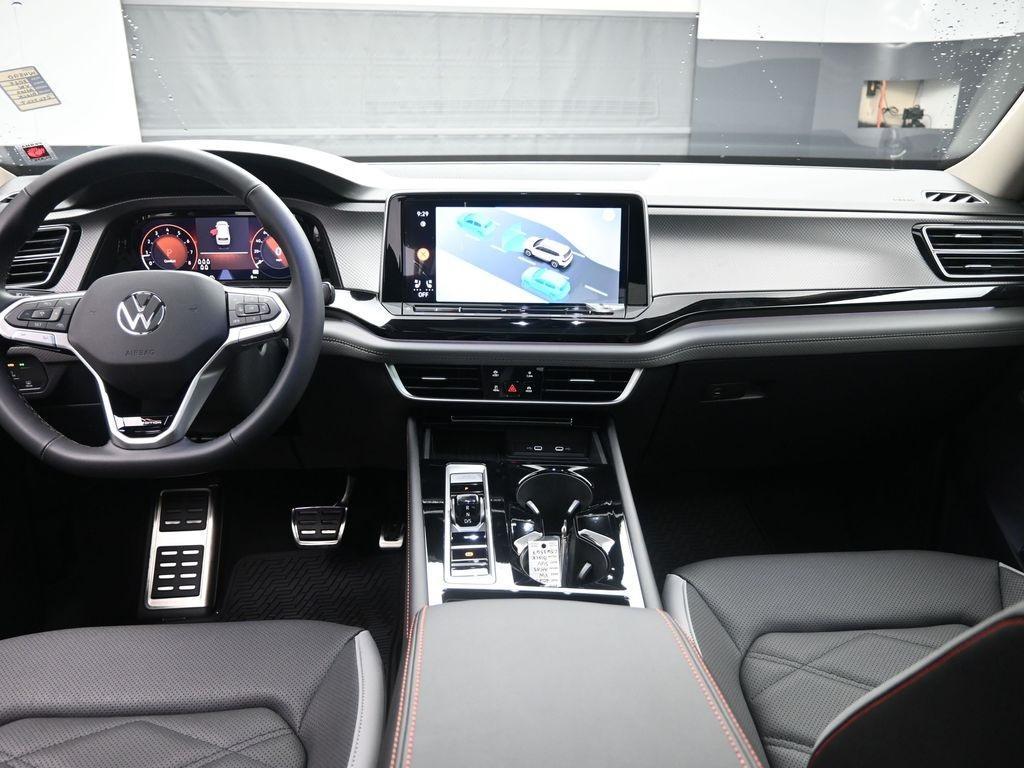new 2025 Volkswagen Atlas car, priced at $45,101