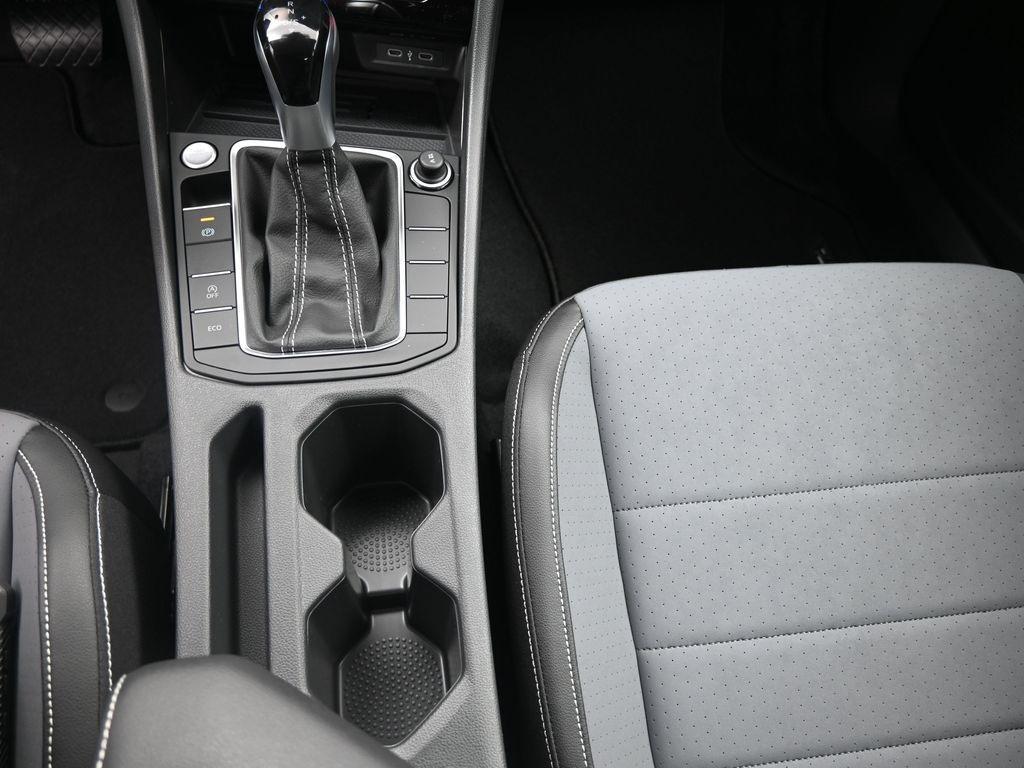 new 2025 Volkswagen Jetta car, priced at $27,592