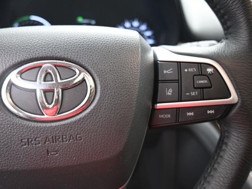 used 2023 Toyota Sienna car, priced at $39,223
