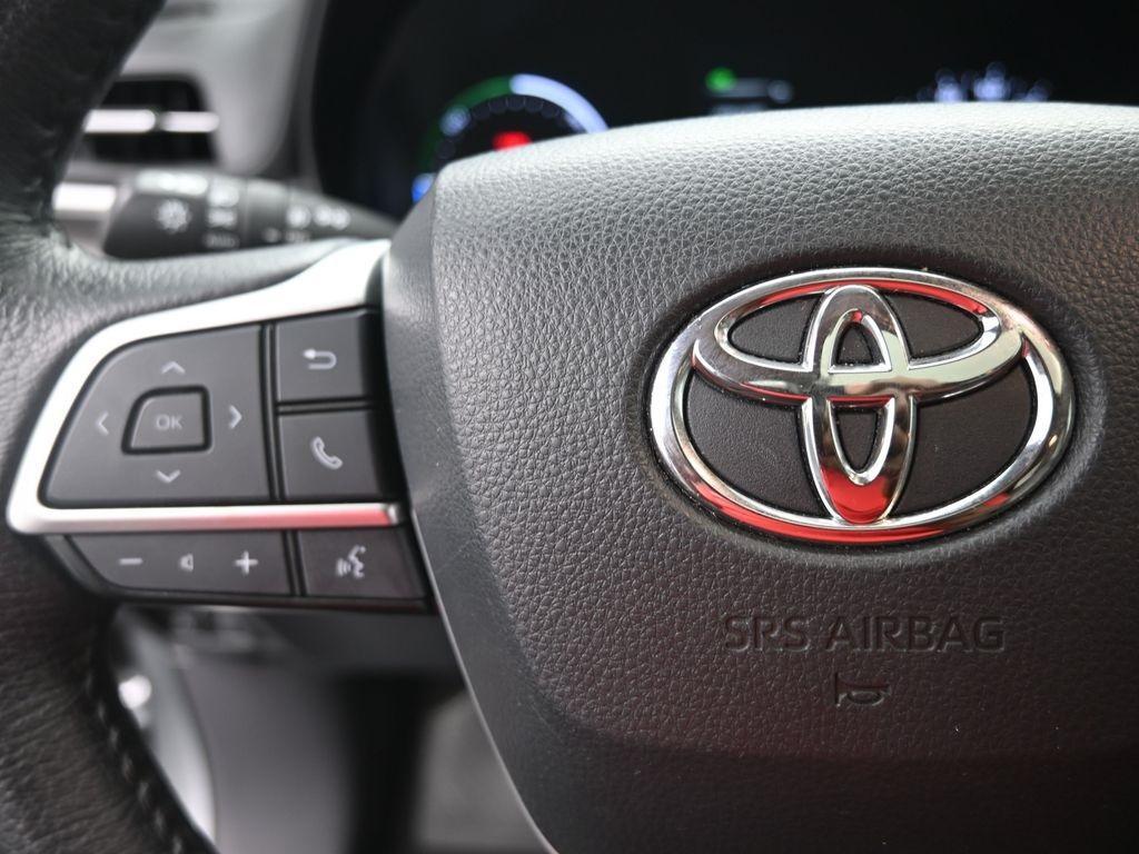 used 2023 Toyota Sienna car, priced at $39,223