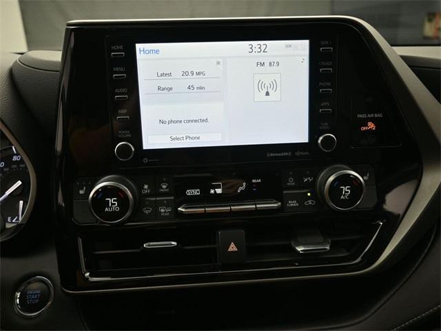 used 2022 Toyota Highlander car, priced at $33,776