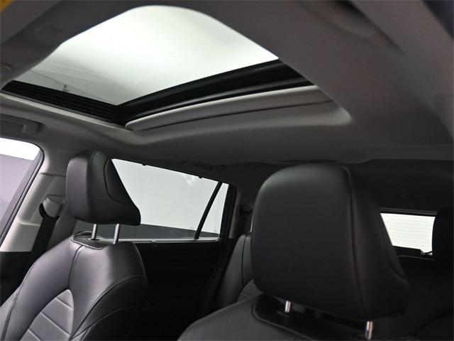 used 2022 Toyota Highlander car, priced at $33,776