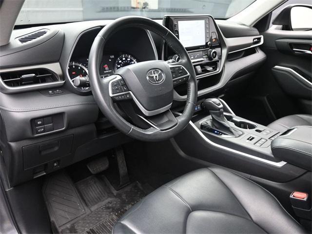 used 2022 Toyota Highlander car, priced at $33,776